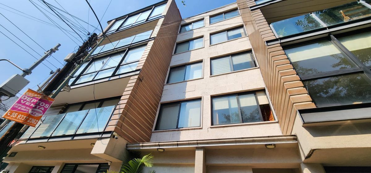 27 of 30: Fachada del edificio