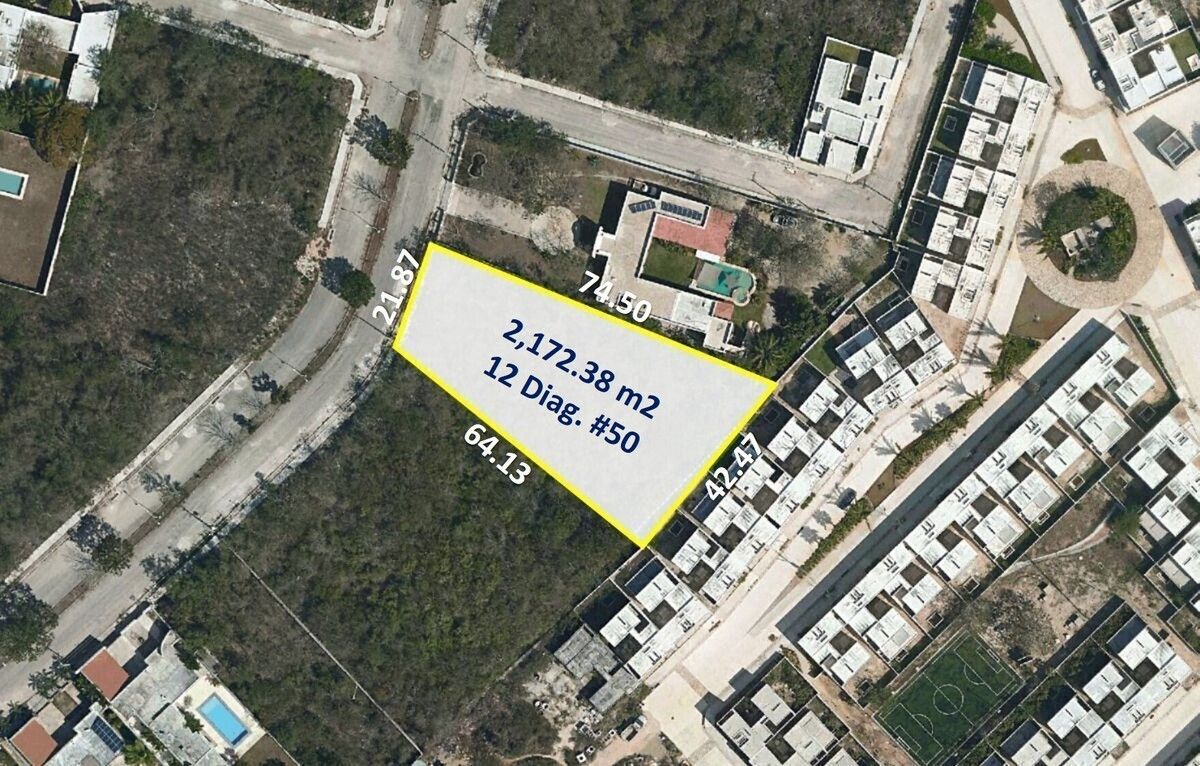 Terreno de 2,172.38 m2 en el Fraccionamiento Campestre Viladiú, Cholul, Mérida
