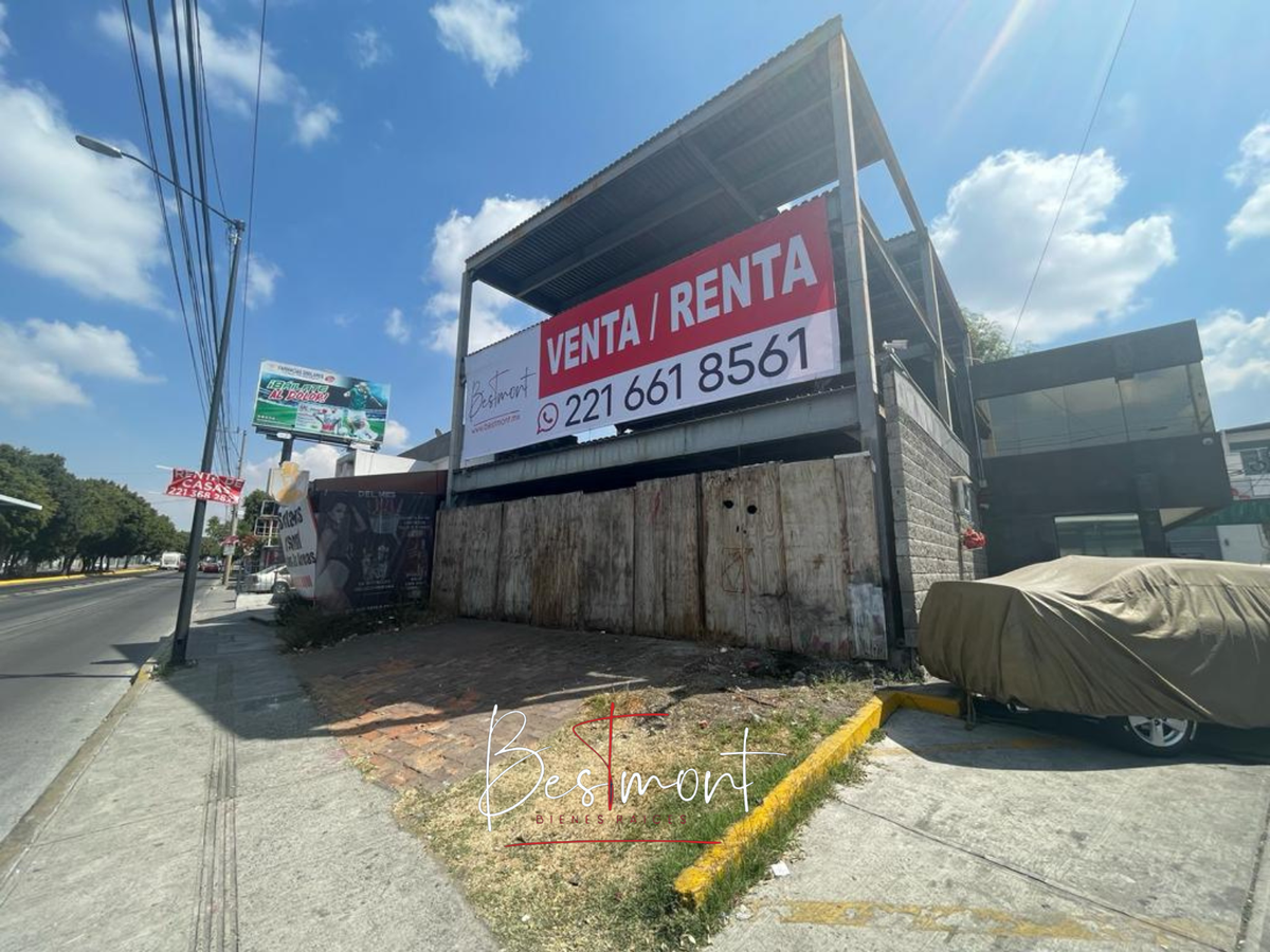 Renta / Venta de terreno comercial en 11 Sur y Circuito Juan Pablo II |  EasyBroker