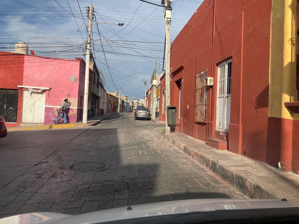 6 de 6: A unos pasos de Esquina con Calle C. Damián Carmona