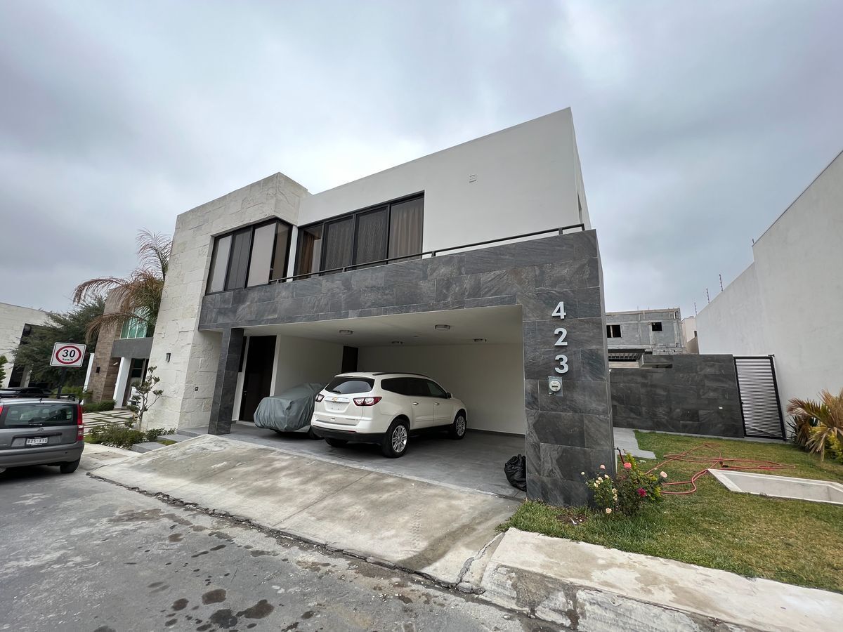 Casa en renta en Cerezos zona el Uro, Carretera Nacional