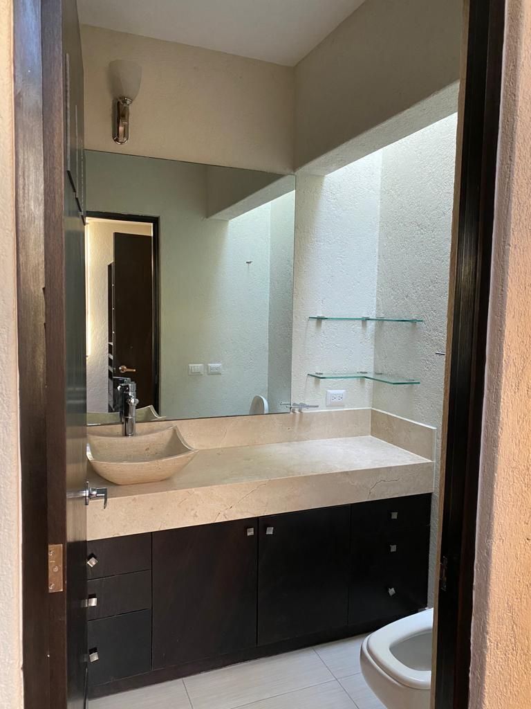 17 de 25: Baño habitación principal 