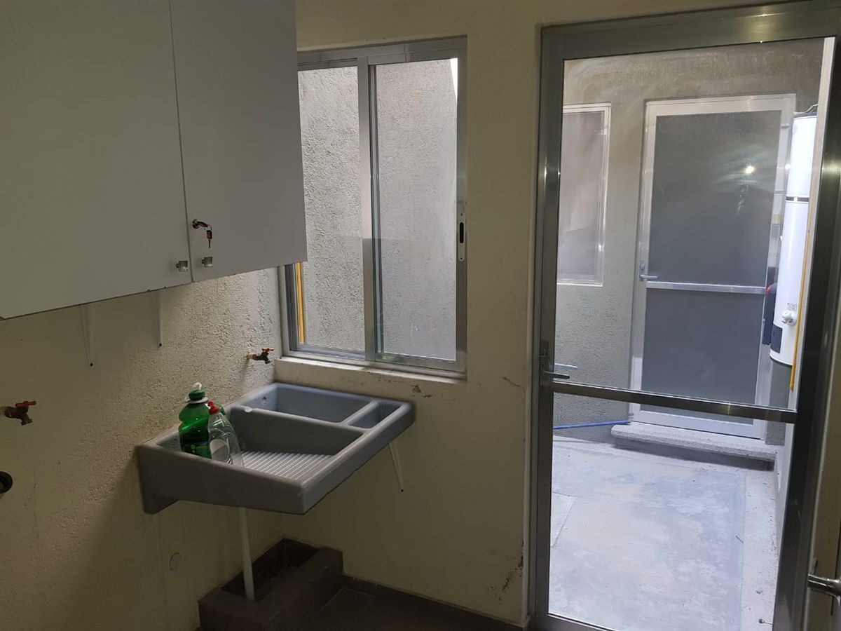 23 de 25: Cuarto de lavado cerrado