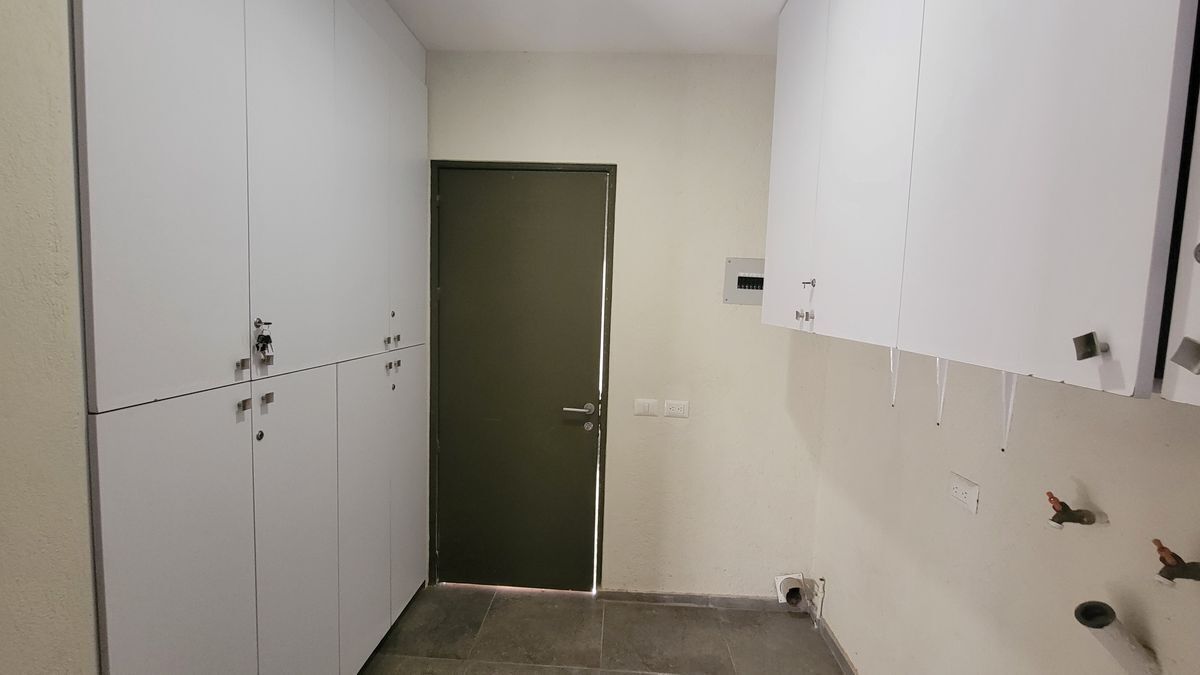 22 de 25: Patio de  lavado cerrado