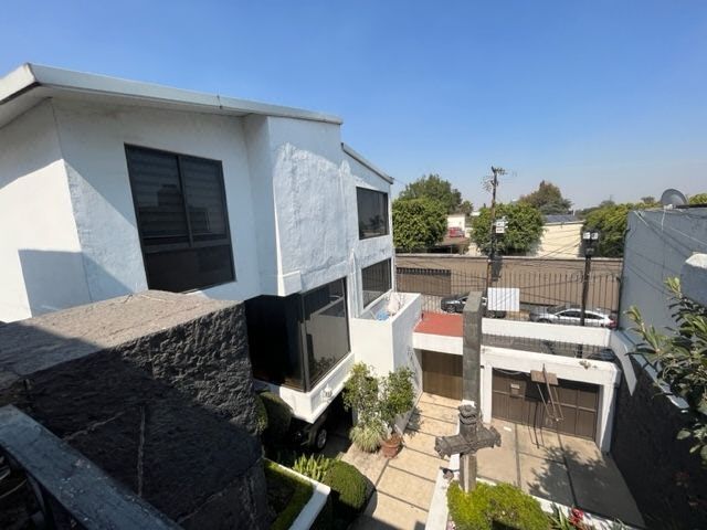 House for Remodeling in Cañada street, Jardines del Pedregal - foto 1