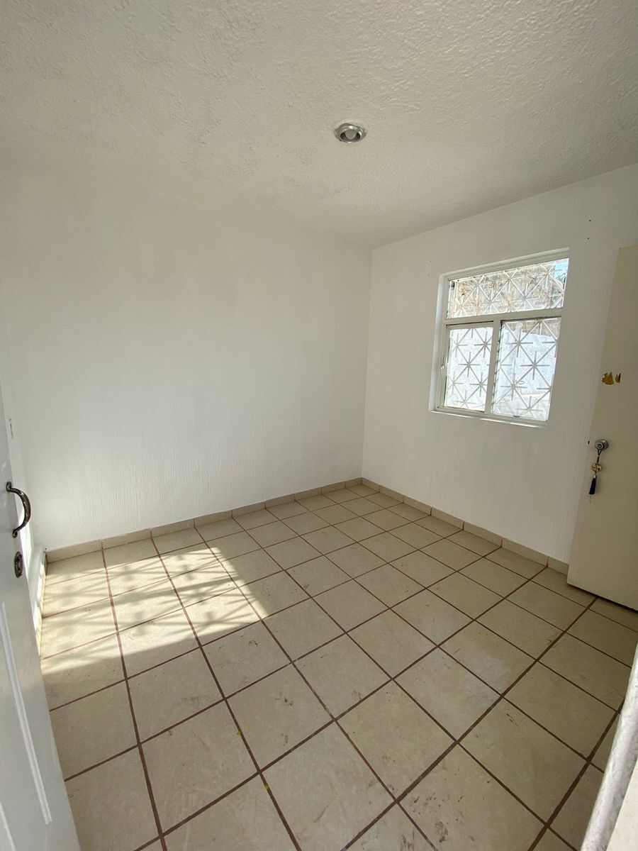 10 de 11: Cuarto 2da planta con baño completo