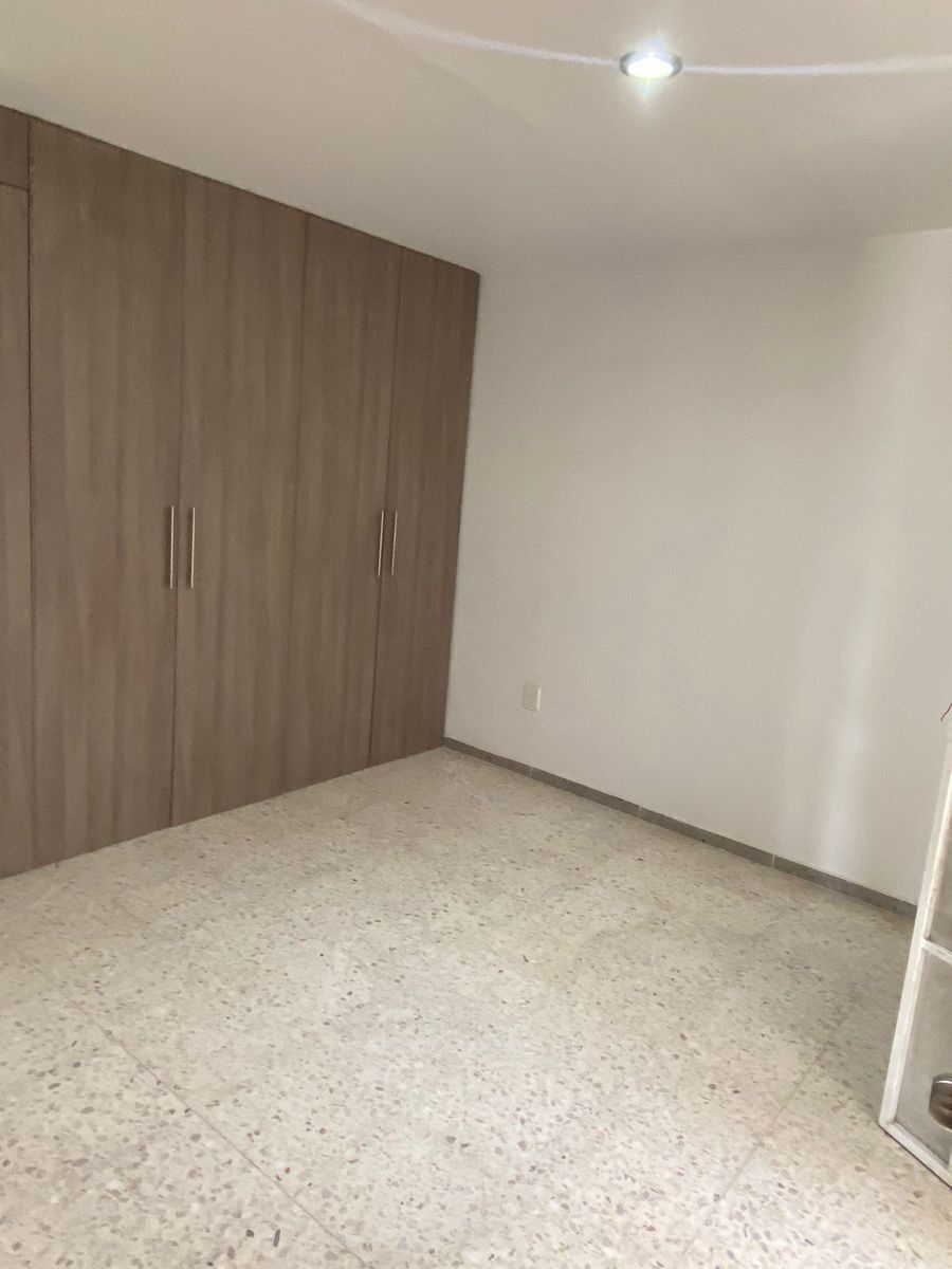 8 de 11: 2da Recamara con closets