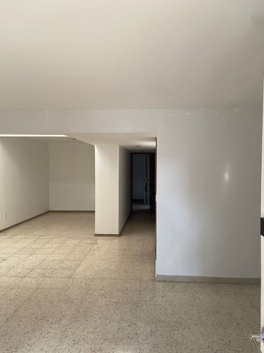 2 de 11: Recibidor, Sala y Comedor 