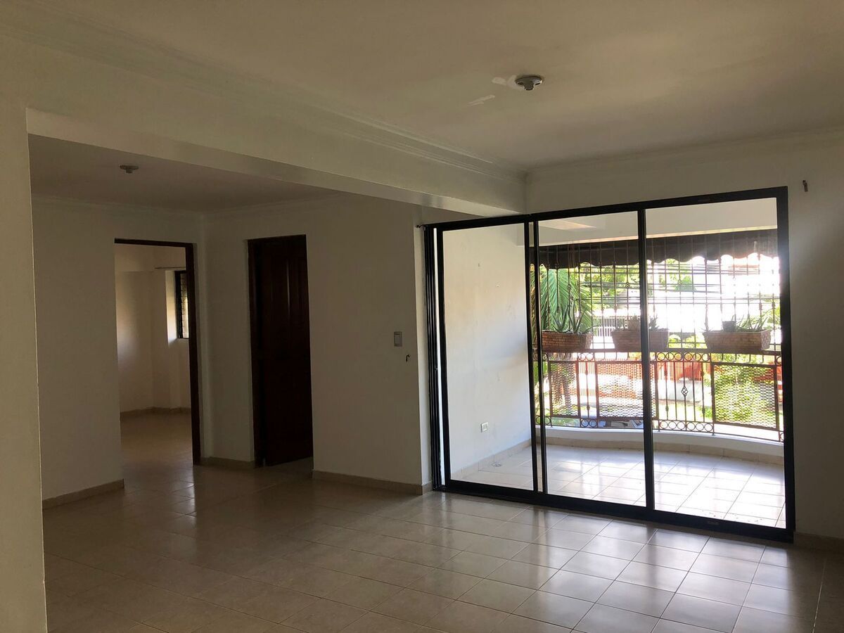 Apartamento en alquiler 2 dormitorios + cuarto de servicio,  Gazcue, foto 1 de 12