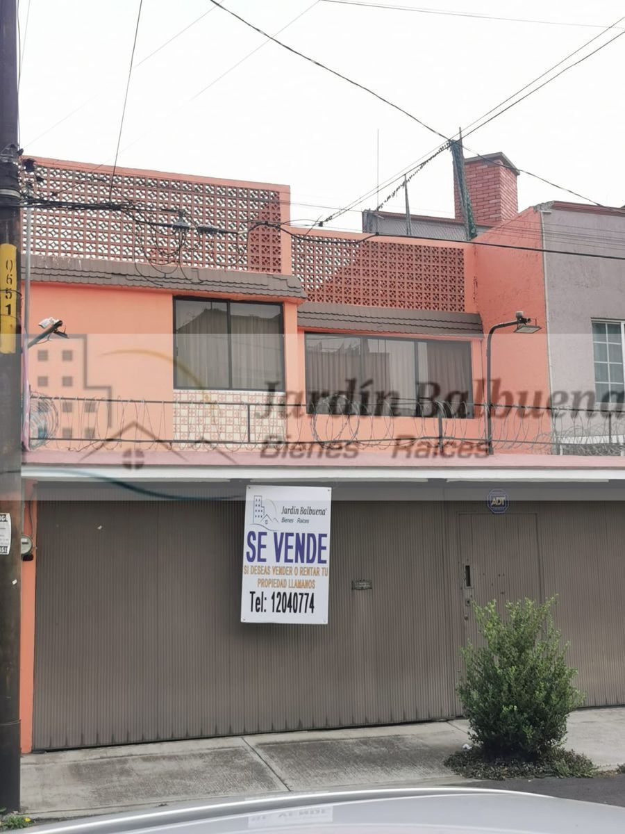 CASA CON EXCELENTES ESPACIOS EN JARDÍN BALBUENA.