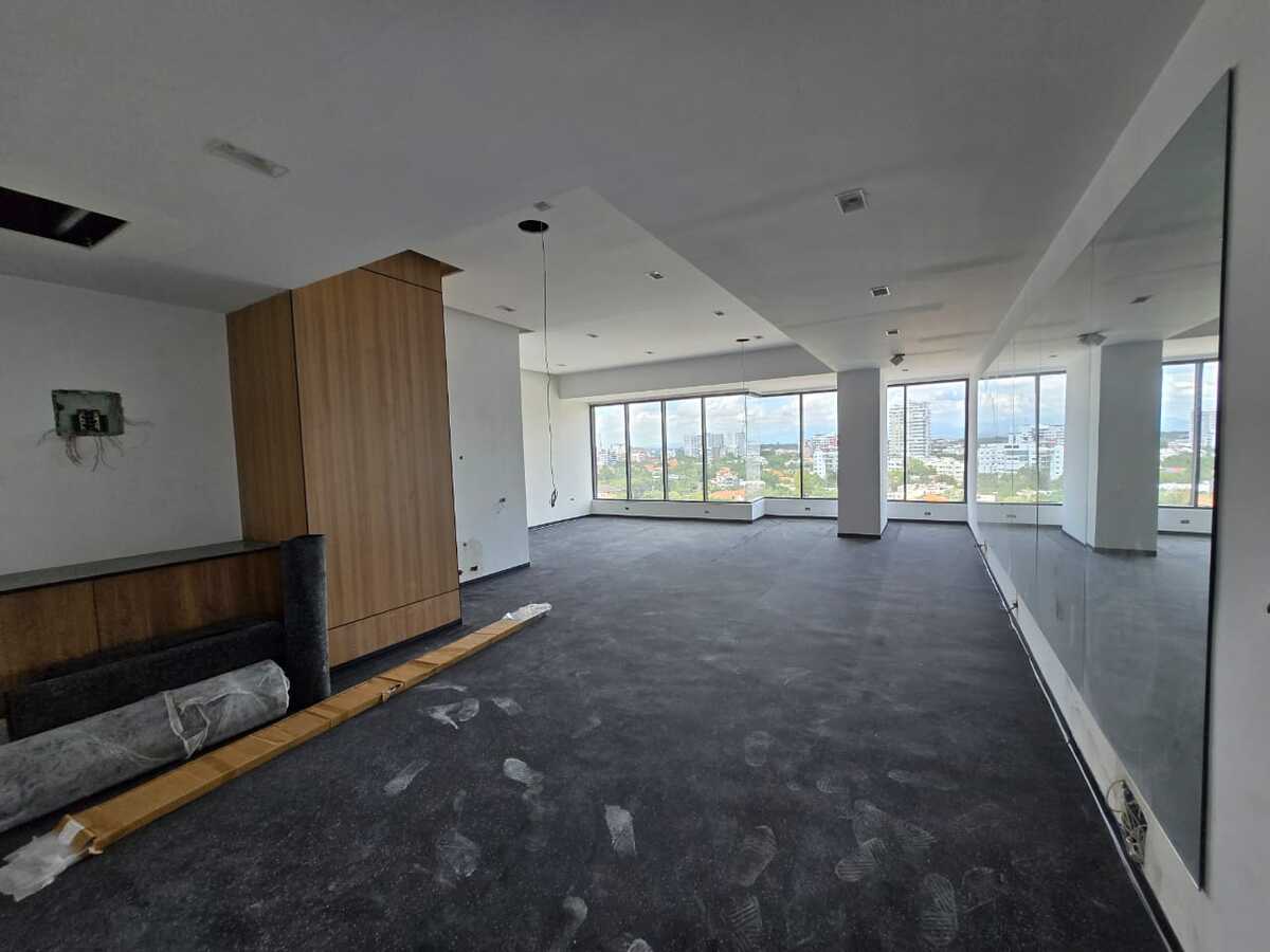 11 de 31: Avance de Obra Gimnasio