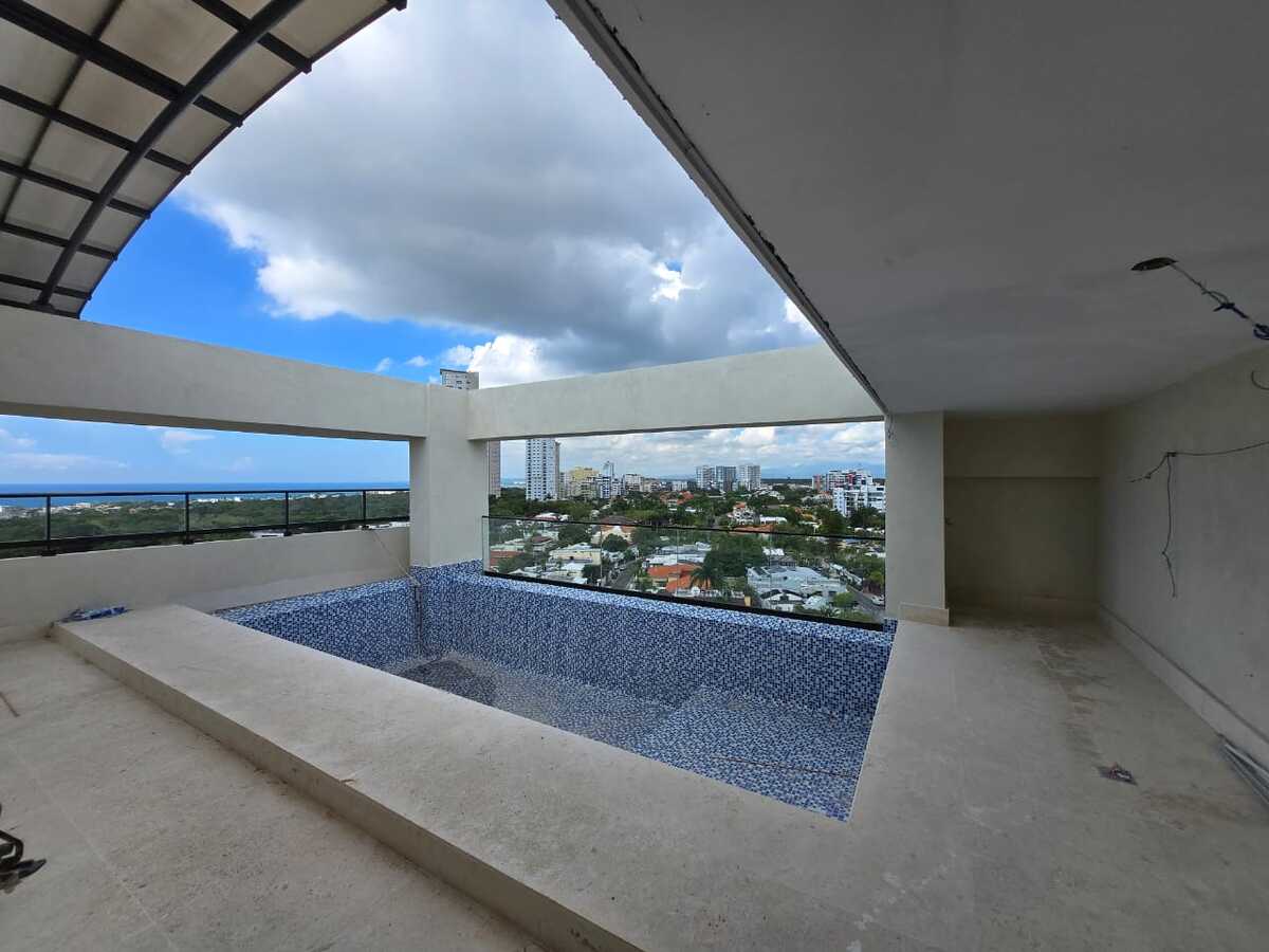 13 de 31: Avance de obra Piscina
