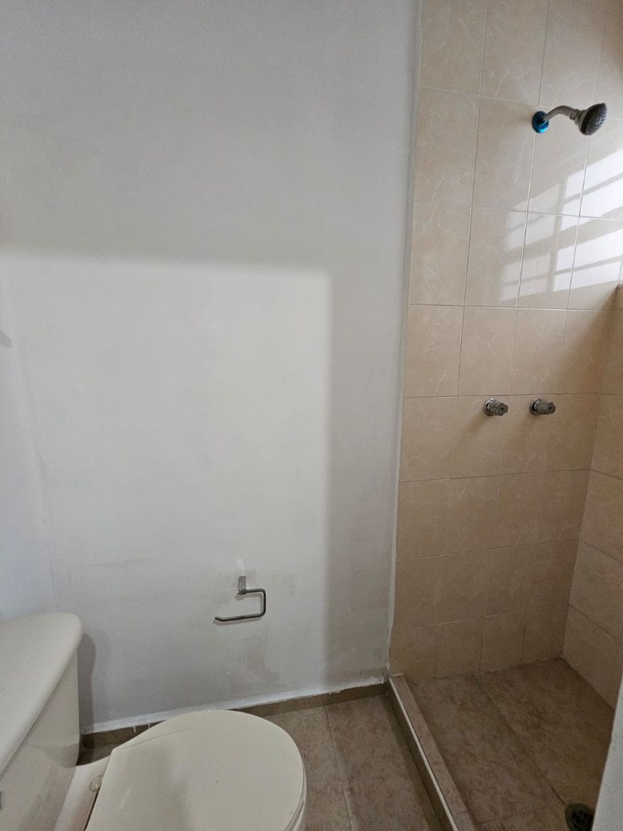 33 de 39: BAÑO DE CUARTO  SERVICIO
