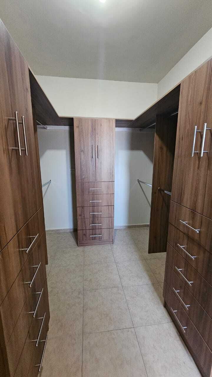 22 de 39: REC PRINCIPAL CON WALKING CLOSET Y BAÑO COMPLETO
