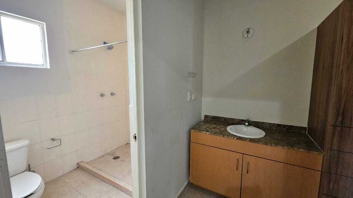 19 de 39: REC PRINCIPAL CON WALKING CLOSET Y BAÑO COMPLETO
