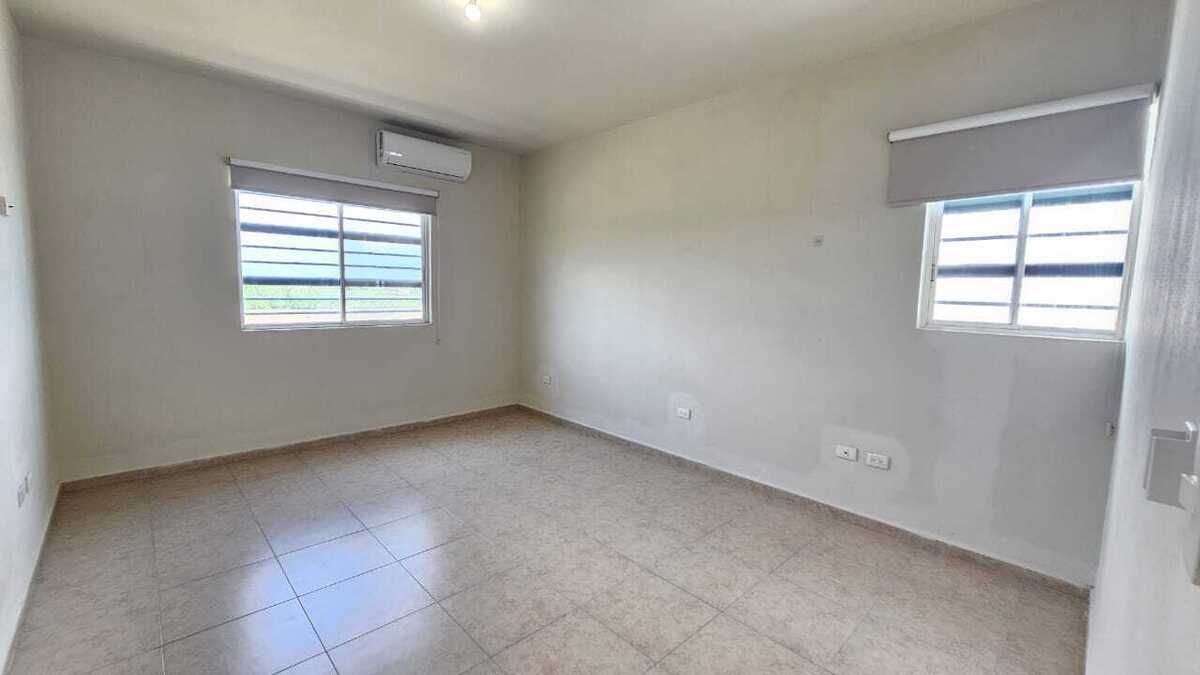 24 de 39: REC 2 CON WALKING CLOSET Y BAÑO COMPLETO, CLIMA Y PERSIANAS