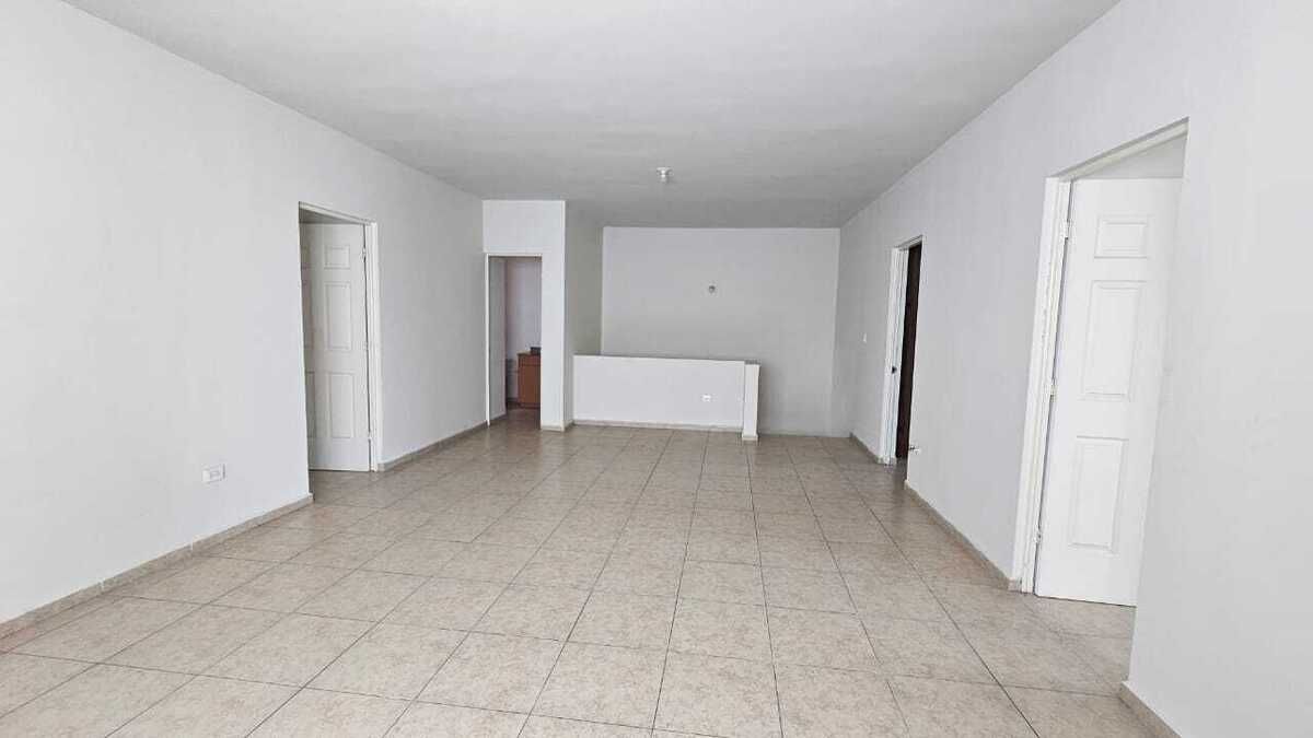 17 de 39: ESTANCIA AMPLIA