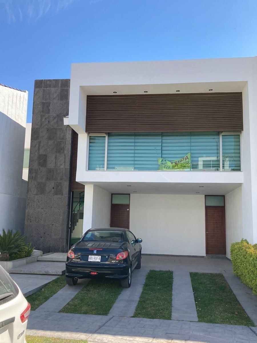 Se vende casa en coto San Nicolás