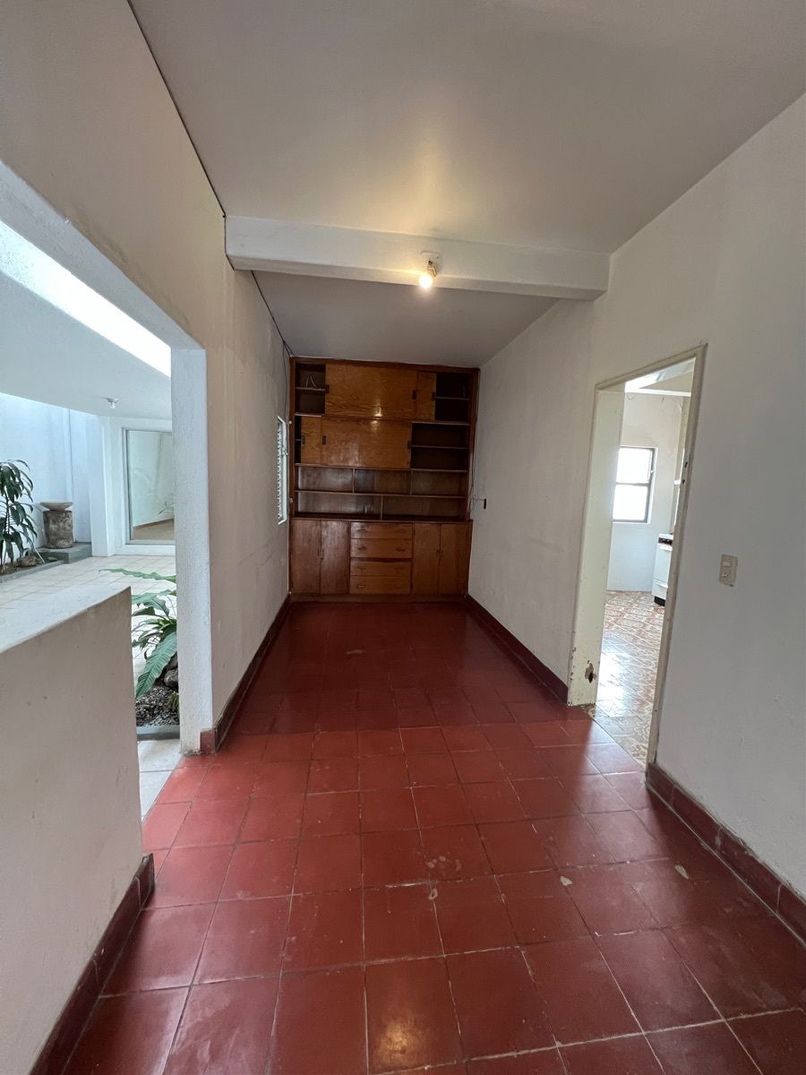 Amplísima casa estilo vintage en excelente estado de conservacion ...