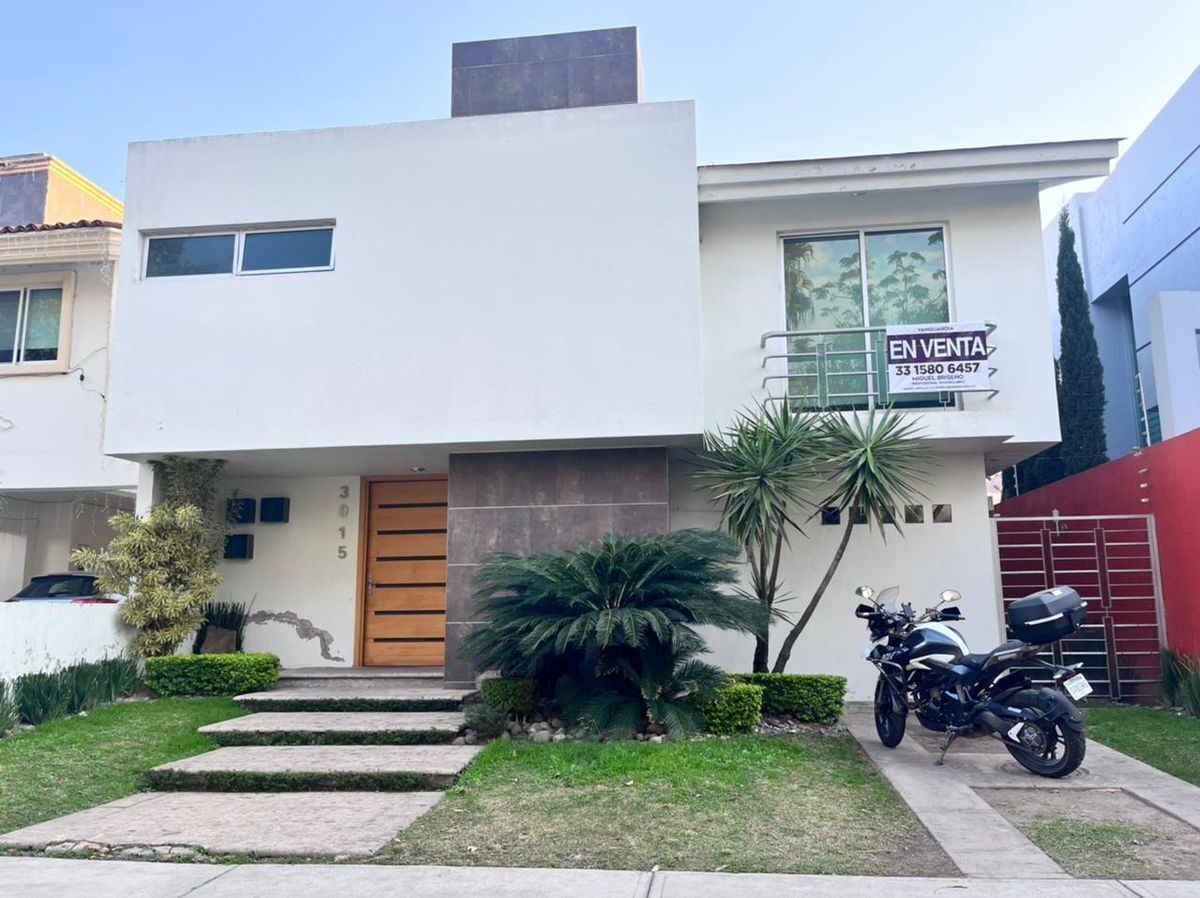 CASA EN VENTA EN JARDIN REAL