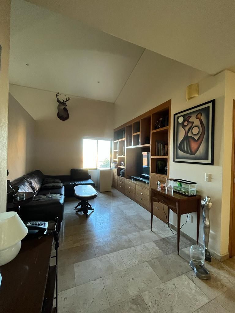 15 of 34: ESTANCIA FAMILIAR Y TV