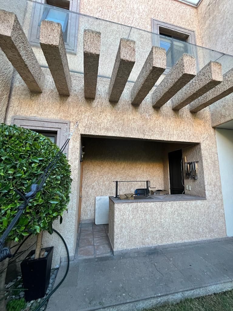 29 of 34: ASADOR Y BODEGA