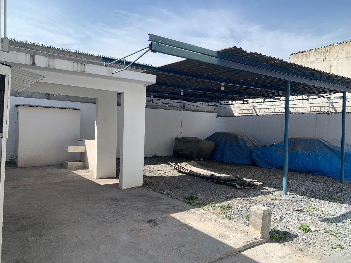23 de 28: Estacionamiento