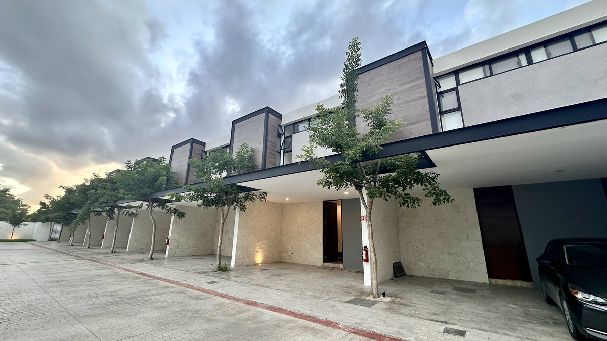 11 de 12: Fachada Principal