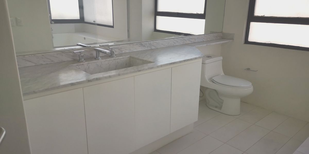 18 de 28: Baño recamara principal