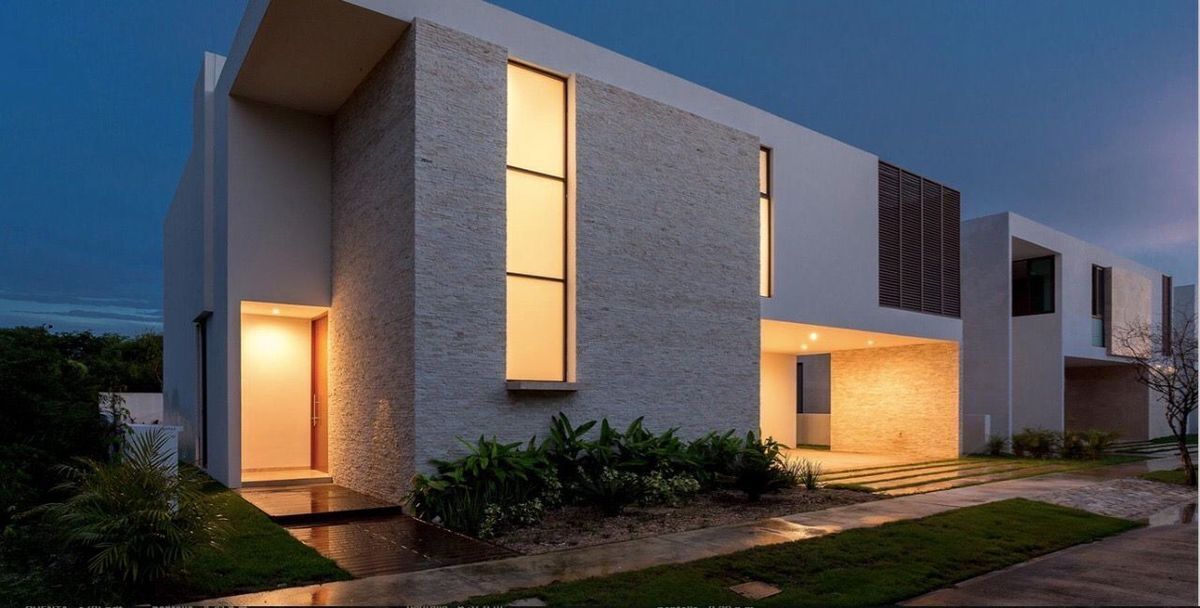 SALE Luxury House in Yucatán Country Club with Solar Panels, photo 1 of 24