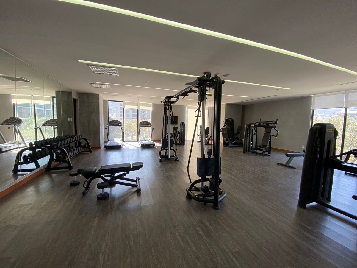 11 de 18: GIMNASIO