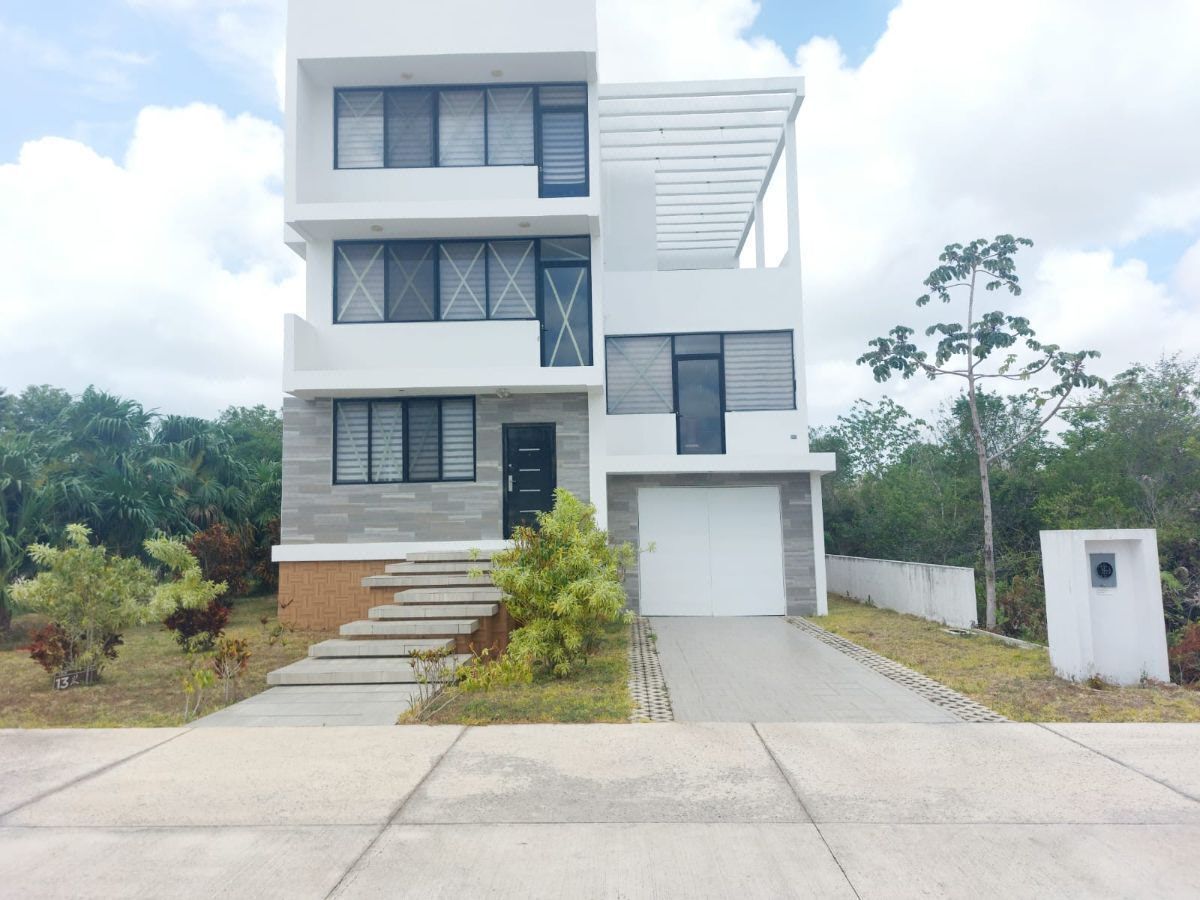Casa Semiamueblada en Cancun Country Club
