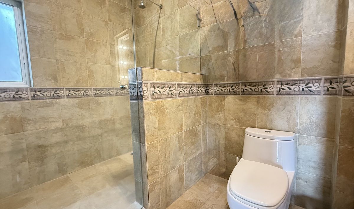 30 de 30: Baño secundario