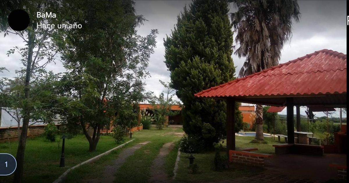 1 of 13: Hermosa casa con alberca palapas y hermosos jardines