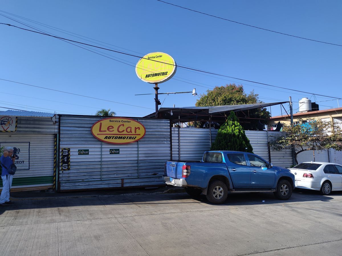 1 de 13: FACHADA DEL TERRENO.  TALLER LE CAR