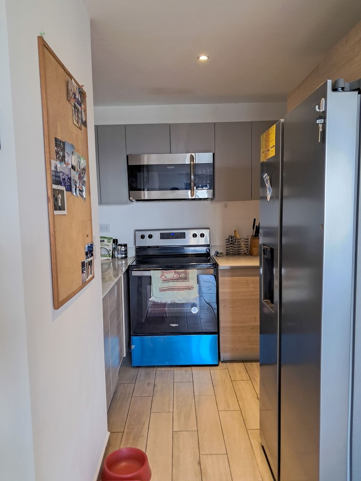 8 de 14: Línea blanca en acero inoxidable