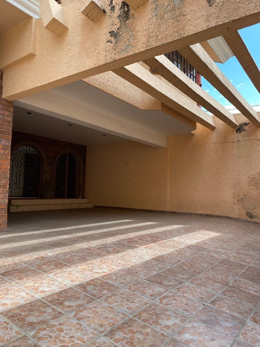 Casa com uso comercial em Camino Real, Zapopan, foto 3 de 27