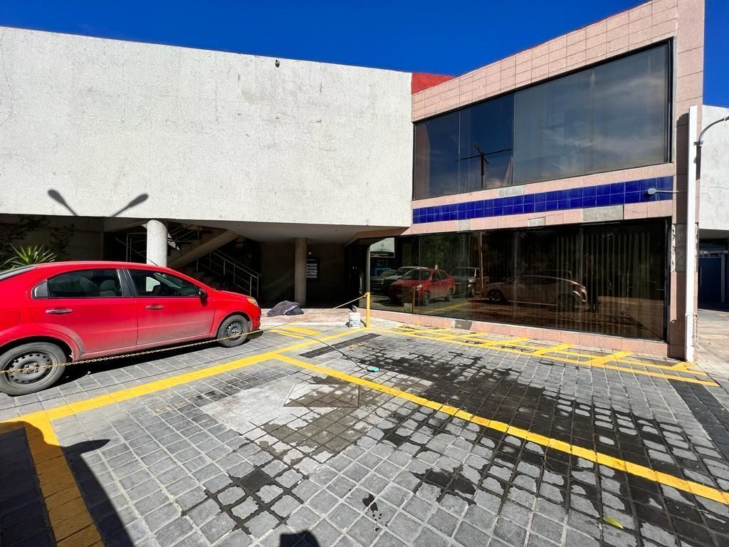12 de 14: Estacionamiento para 4 autos