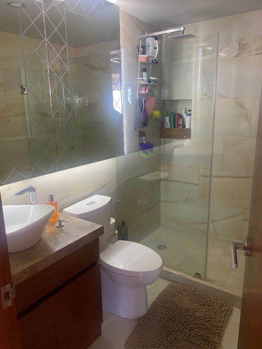 20 de 36: BAÑO PRINCIPAL