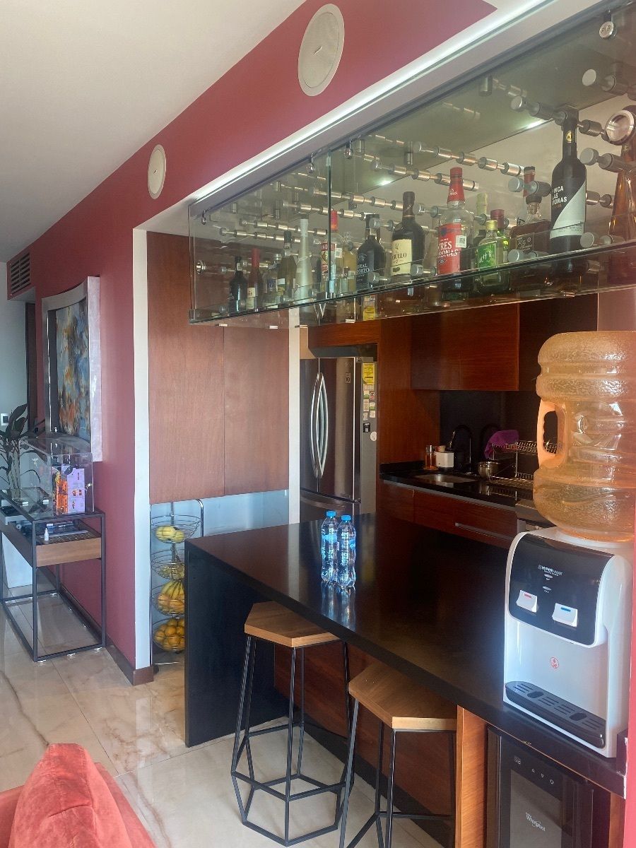 7 de 36: BARRA DE LA COCINA