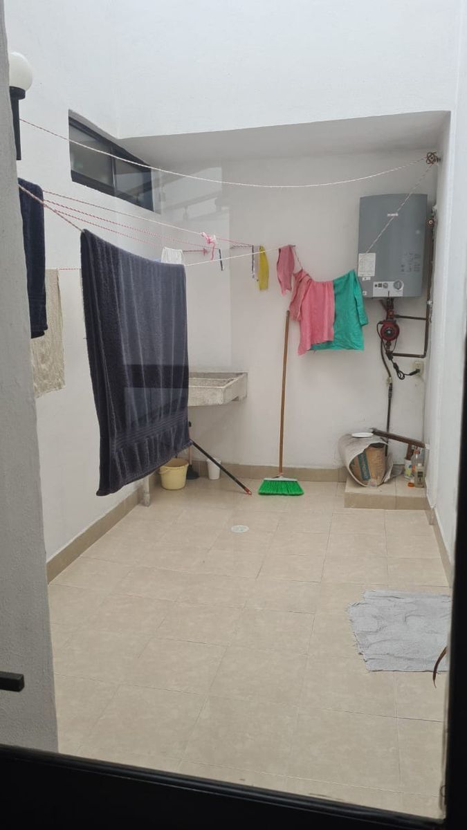 10 of 14: Área de lavado y secado