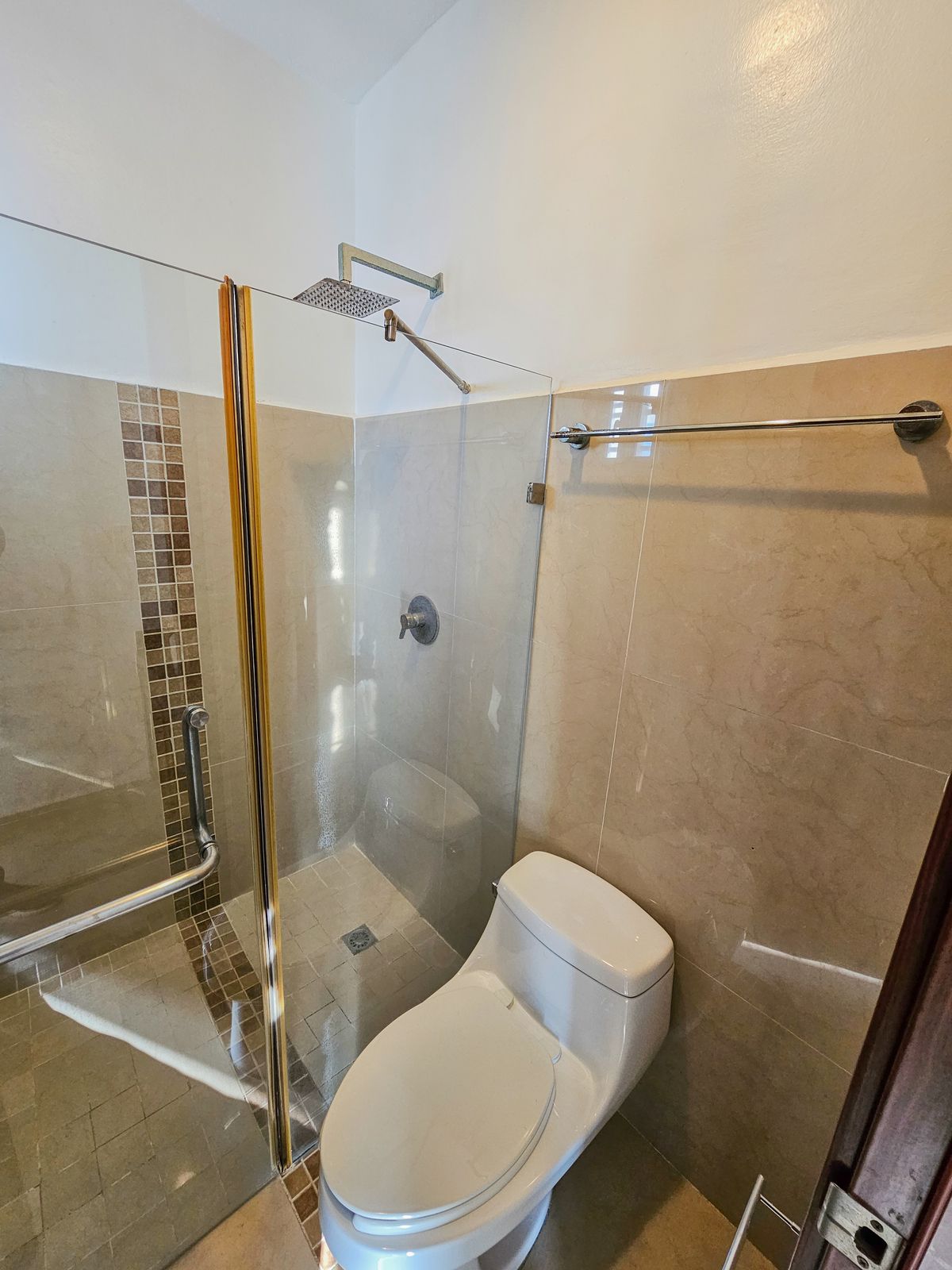 18 de 29: Baño de recámara principal