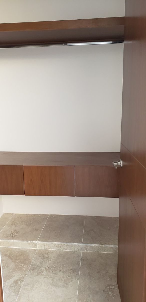 7 de 16: Clósets en madera