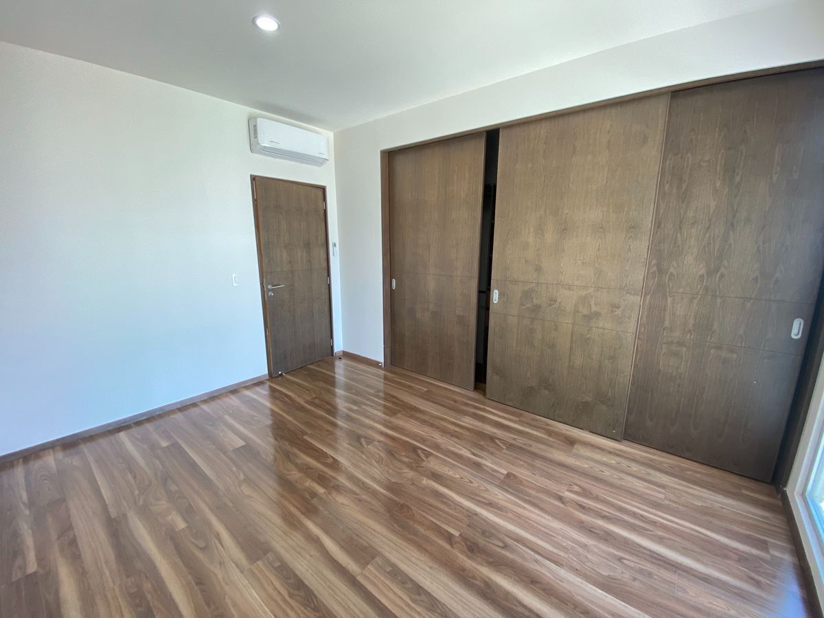 19 de 50: 2a Habitación