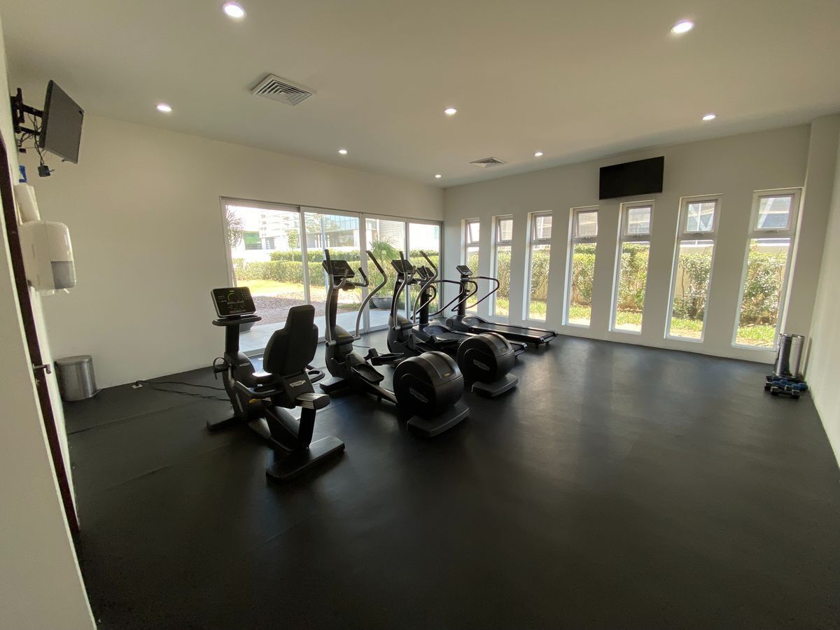 44 de 50: Área de cardio