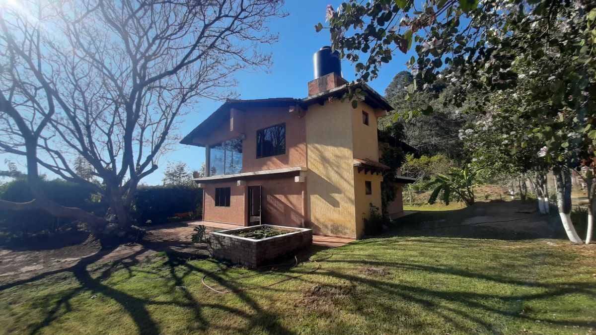 CASA EN RENTA EN VALLE DE BRAVO, EDOMEX