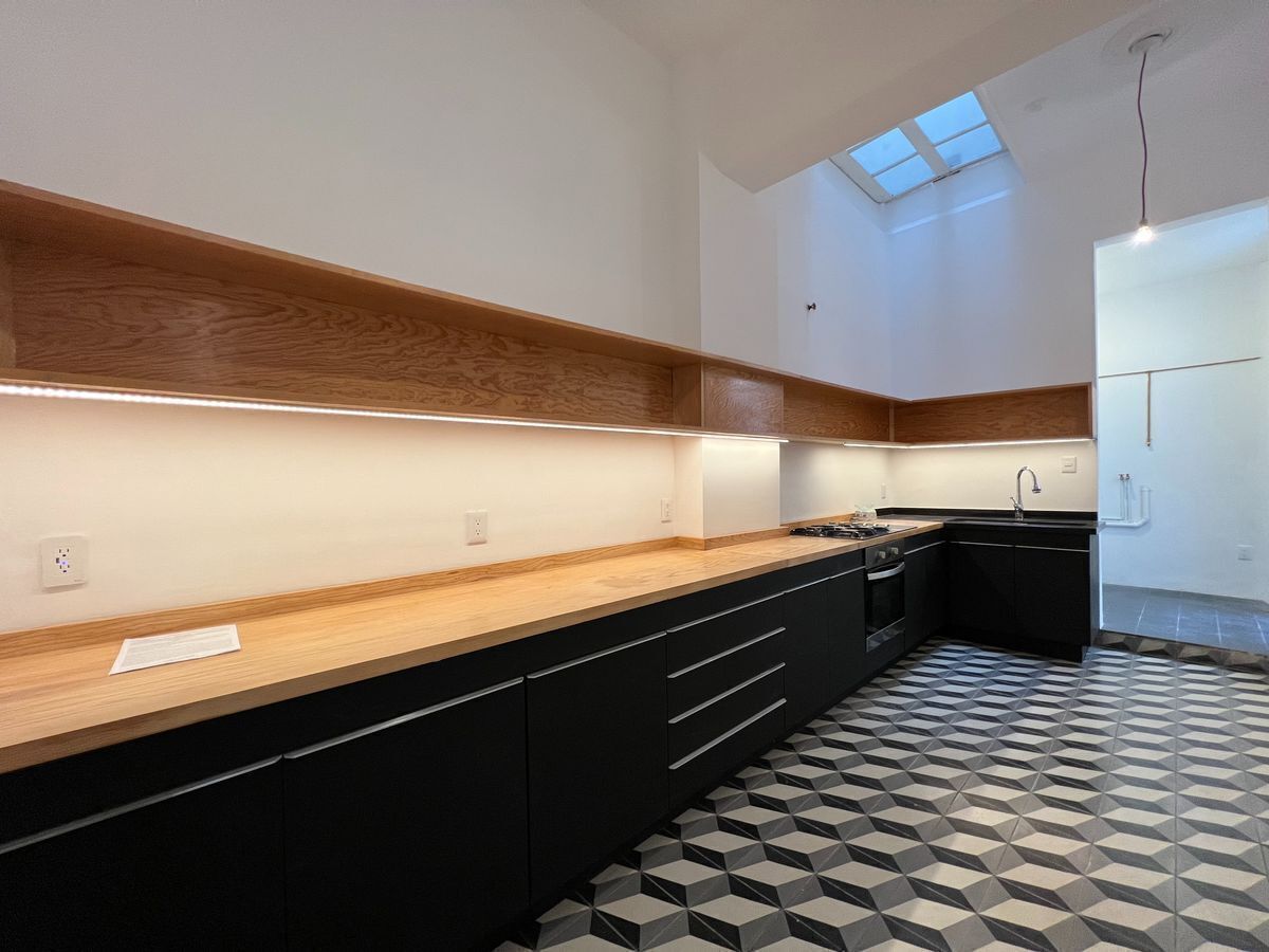 APARTAMENTO FASCINANTE DE ÉPOCA, foto 1 de 15