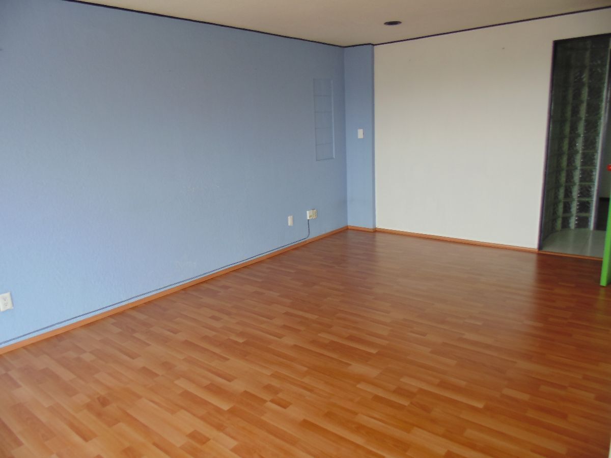 4 of 24: Area para oficinas u otro