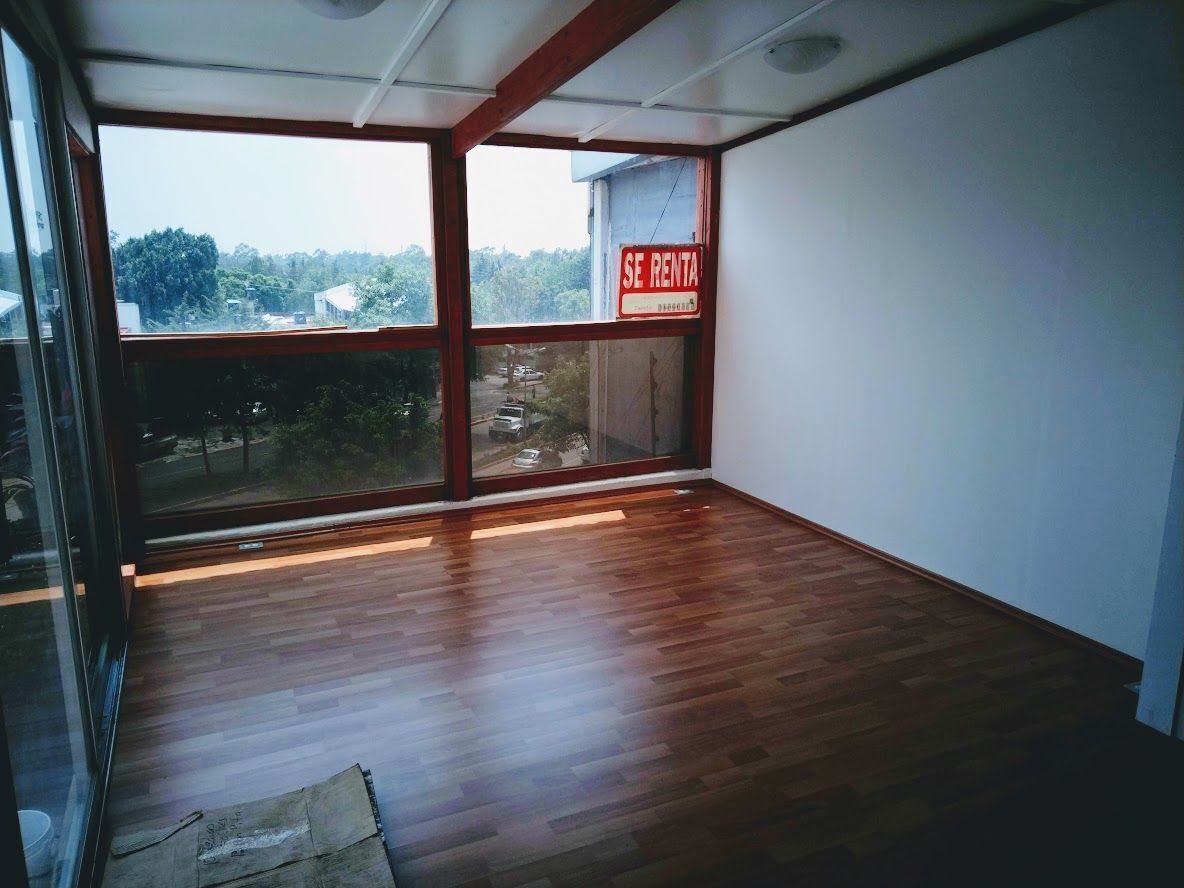 6 of 24: Area para oficinas u otro