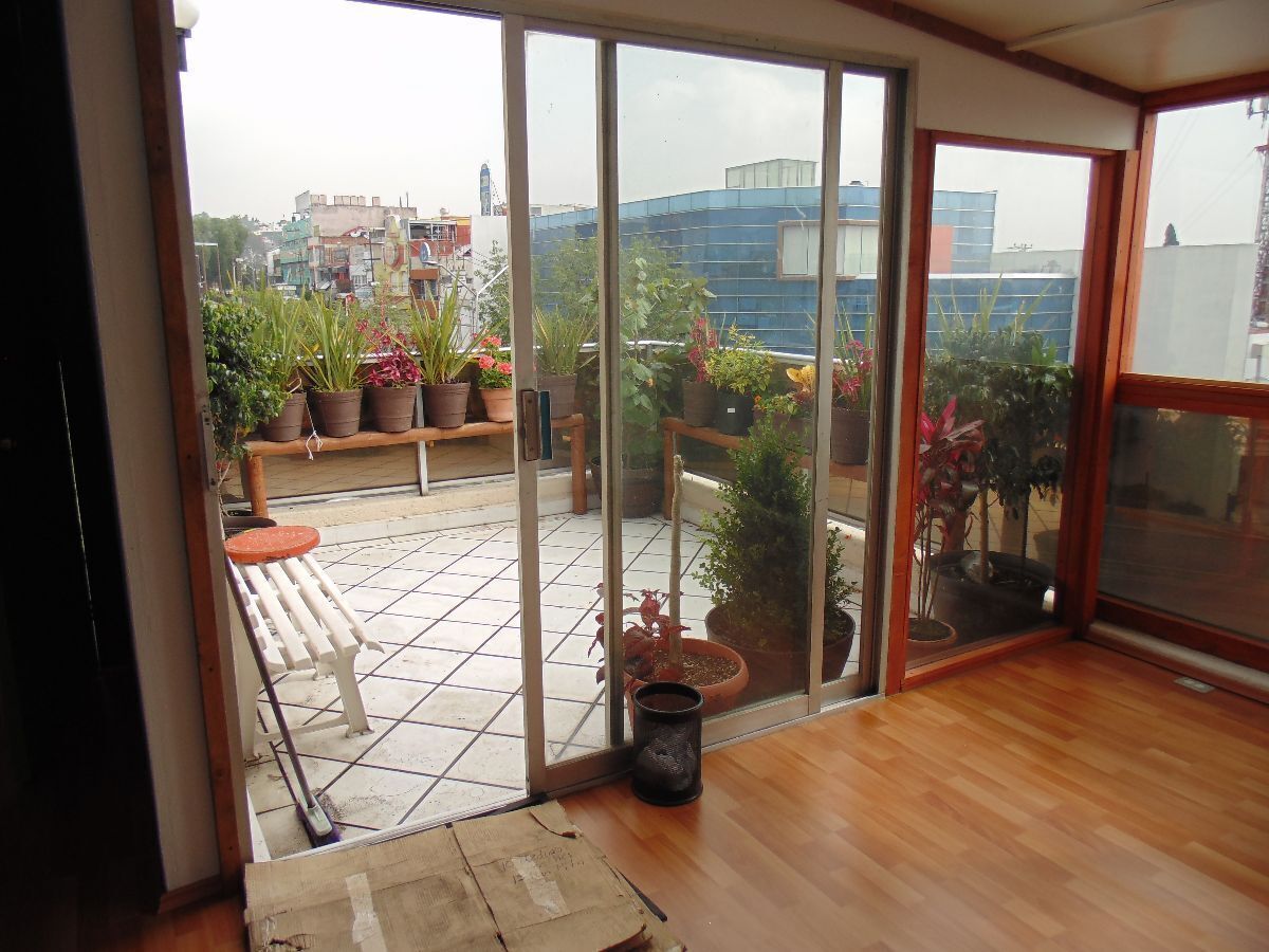 7 of 24: Area para oficinas u otro